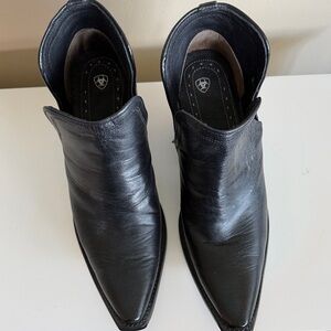 Ariat Women’s Dixon Black Western Booties